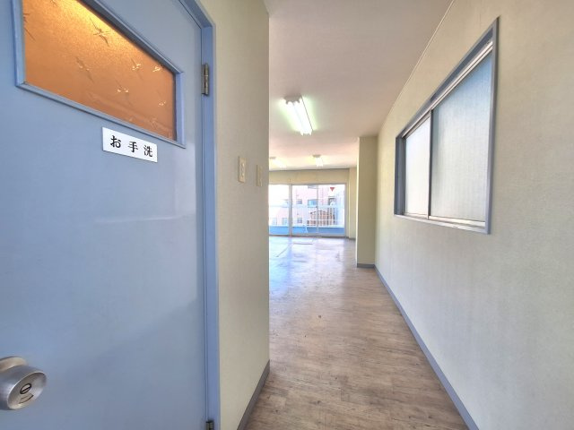 【洋室】 | 東日暮里1丁目　鉄骨造4階建 | 三ノ輪駅徒歩5分！建物面積136.68㎡と広々、ルーフバルコニー付きです♪ビルドイン車庫利用可能、小運搬エレベーター付き。室内残置物撤去後のお引渡しです♪