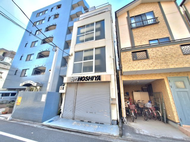 【外観】 | 東日暮里1丁目　鉄骨造4階建 | 三ノ輪駅徒歩5分！建物面積136.68㎡と広々、ルーフバルコニー付きです♪ビルドイン車庫利用可能、小運搬エレベーター付き。室内残置物撤去後のお引渡しです♪
