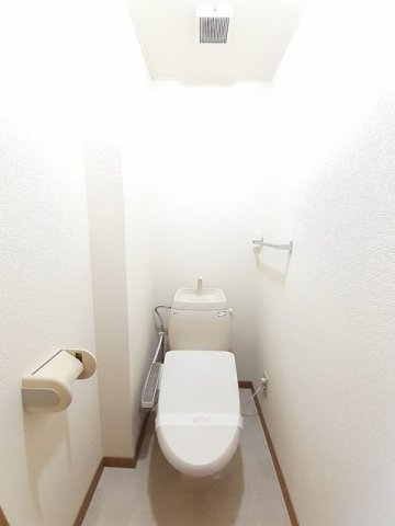 アイランド古本のトイレ|シンプルで使いやすいトイレです