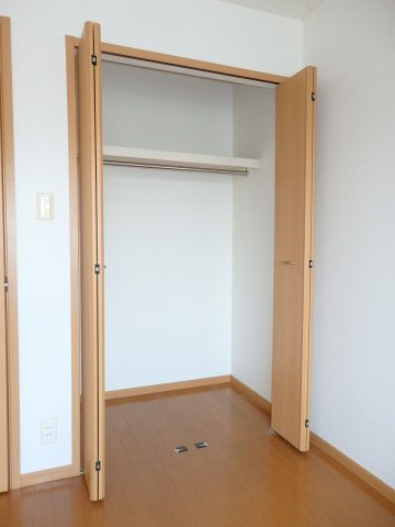 メリディオ　Ⅰ番館の収納|小物を収納するのに便利です