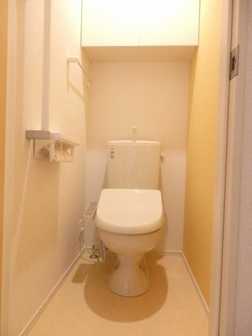 グリシーナのトイレ|ゆったりとした空間のトイレです