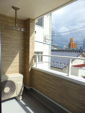 グリシーナの玄関|収納もある玄関です