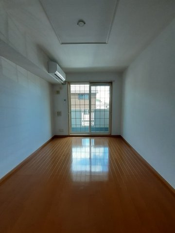 メリディオ　Ⅰ番館の居間・リビング|ゆったりとしたリビングです