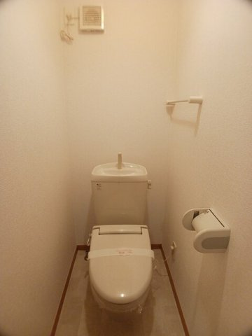 ソレイユ１番館のトイレ|ゆったりとした空間のトイレです