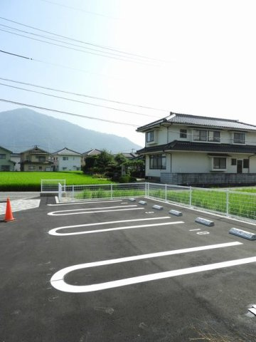 ルタンＳ　Ⅰの駐車場|カースペースがあります