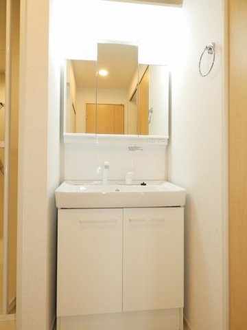 ルタンＳ　Ⅰの洗面所|忙しい朝には欠かせない洗面所です