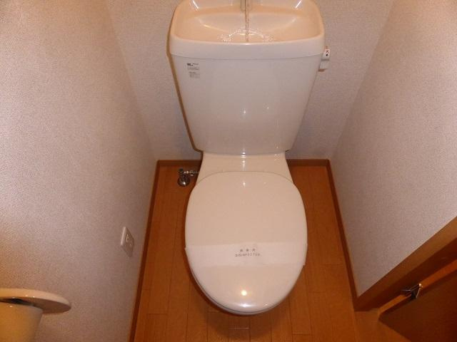 サンビレッジ府中　Ａのトイレ|落ち着いたトイレです