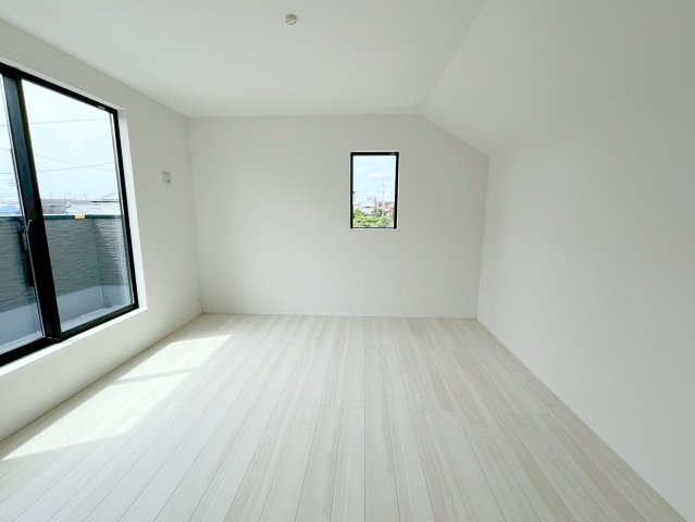 焼津市下小田中町　第1期／の洋室