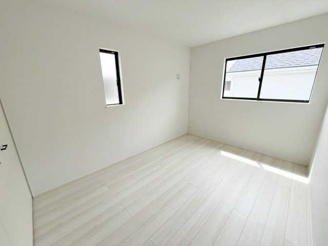 焼津市下小田中町　第1期／の洋室