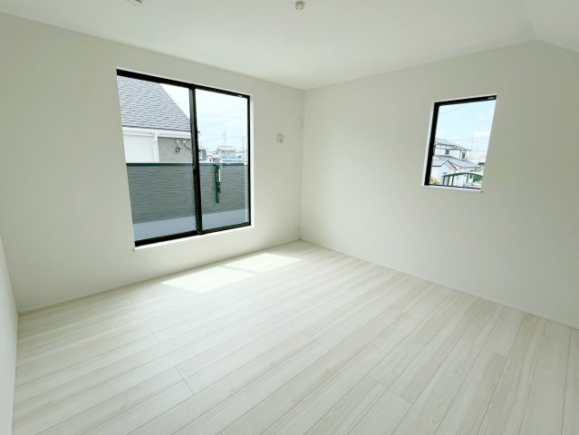 焼津市下小田中町　第1期／の洋室
