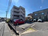 マクセージの駐車場