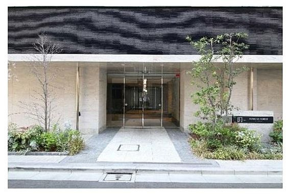 フュージョナル浅草FORESTのエントランス