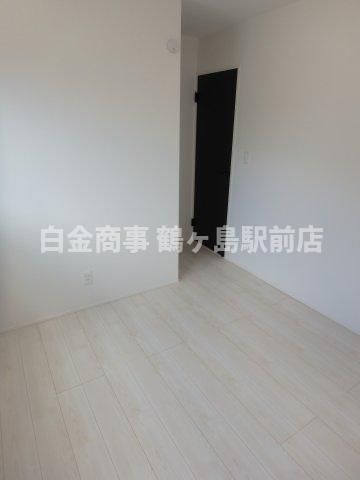 坂戸市仲町新築戸建の洋室