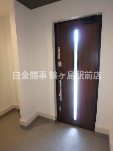 坂戸市仲町新築戸建の玄関