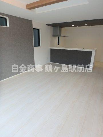 坂戸市仲町新築戸建の居間・リビング
