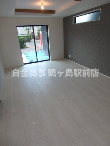 坂戸市仲町新築戸建の居間・リビング