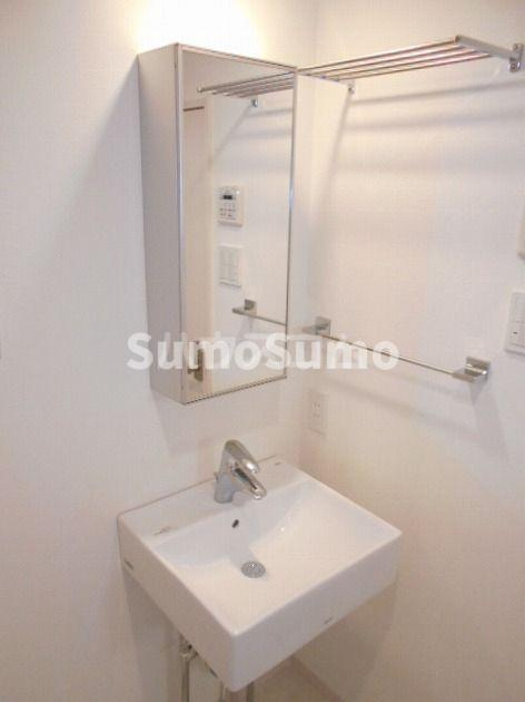 カルティエラタン三軒茶屋の独立洗面台