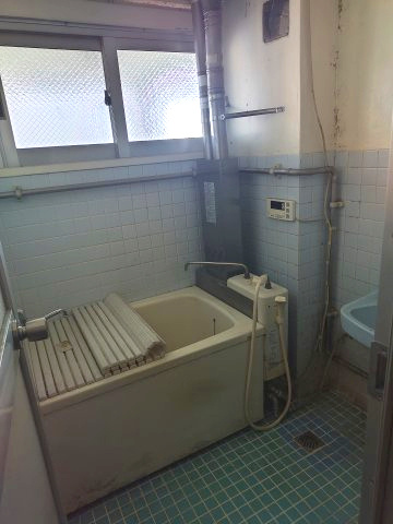 草加コーポラスの浴室