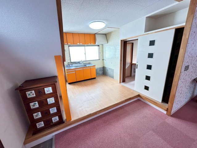 安城市朝日町貸店舗　1～2階の内装