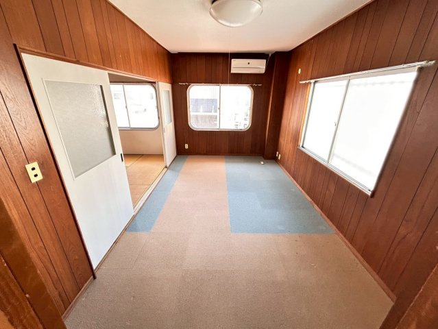 安城市朝日町貸店舗　1～2階の内装