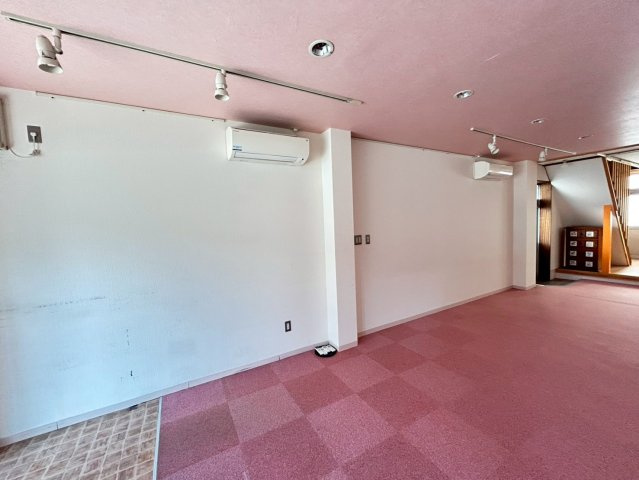 安城市朝日町貸店舗　1～2階の内装