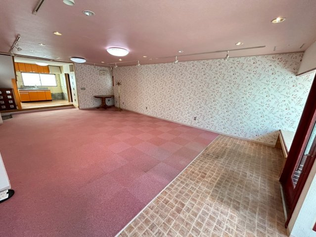 安城市朝日町貸店舗　1～2階の内装