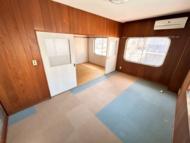 安城市朝日町貸店舗　1～2階の内装