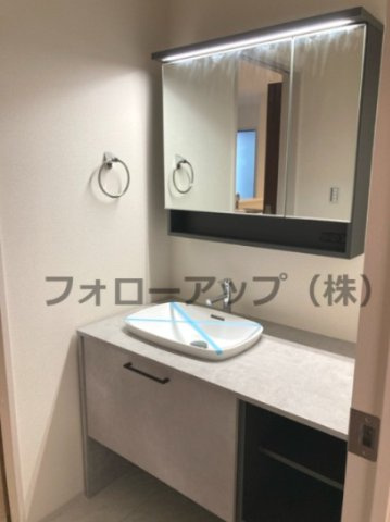 リーブルガーデン加古川市加古川町北在家4期の独立洗面台|朝の支度にも助かる、独立の洗髪洗面化粧台
