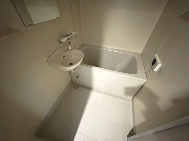 リブコート岡本の浴室