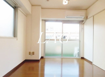 【居間・リビング】 | セレンティ弥生 | 洋室のお部屋です。