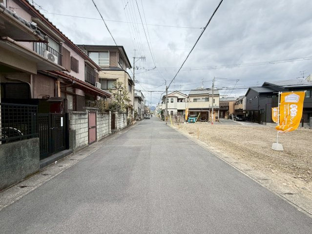 桂野里町【２区画】２号地　条件付土地の前面道路含む現地写真|駅が近く、買い物施設も充実！
住宅にはもちろん店舗やオフィス用地としてもおすすめです！