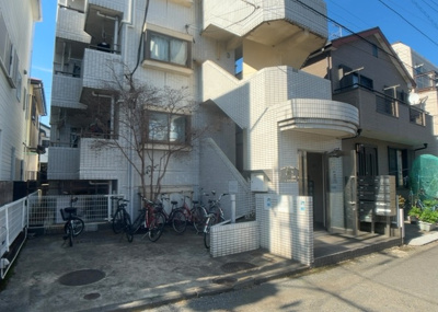 【現況写真】 | プレール小田急相模原 | 眺望の良さを楽しめるダイニングキッチンで家族団らんの時間を過ごしてはいかがでしょうか。バルコニーから見える景色を家族で眺める時間は、時間が経つのを忘れてしまいそうですね。是非、現地を見に行きましょう！