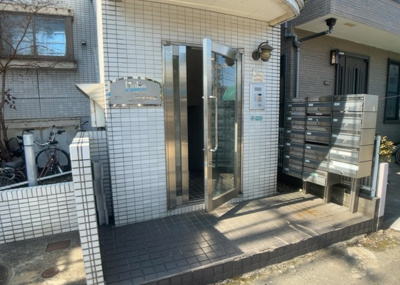 【内装】 | プレール小田急相模原 | 共有部分は、住民なら誰もが使える設備のこと。例えば駐車場やエレベーター、インターネット設備、セキュリティ設備などがあります。他にも、マンションの廊下・外部階段やエントランス・ゴミ置き場などがあります。