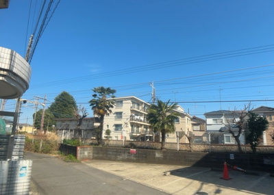 【展望】 | プレール小田急相模原 | 眺望の良さを楽しめるダイニングキッチンで家族団らんの時間を過ごしてはいかがでしょうか。バルコニーから見える景色を家族で眺める時間は、時間が経つのを忘れてしまいそうですね。是非、現地を見に行きましょう！