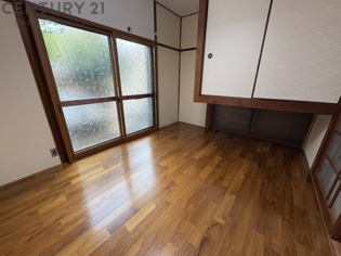 仁川うぐいす台戸建の洋室