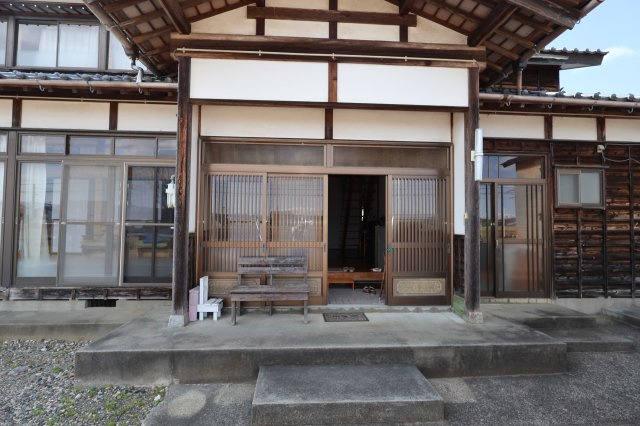 見附市反田町貸家の外観|建物外観を気になさる方へ、見た目の良い物件です