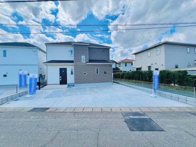 高崎市倉賀野町の前面道路含む現地写真|駐車スペース３台可♪