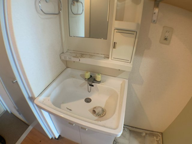 独立洗面化粧台付きでおすすめです！