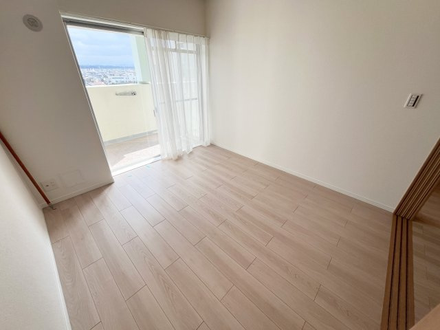 プルミエール入間シティの洋室|5帖の洋室です！個人部屋としても大活躍♪