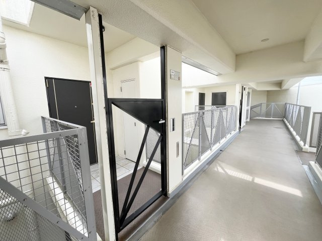 プルミエール入間シティの玄関|おしゃれな玄関です♪