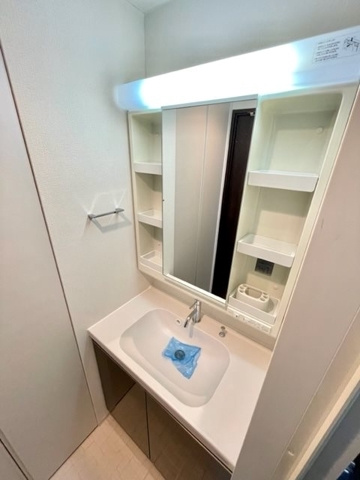 新品家具付きマンション小島7(KaGood東京)の洗面所