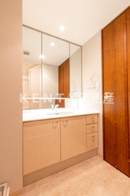 【洗面所】 | 品川戸越パーク・ホームズ | 明るい洗面所です