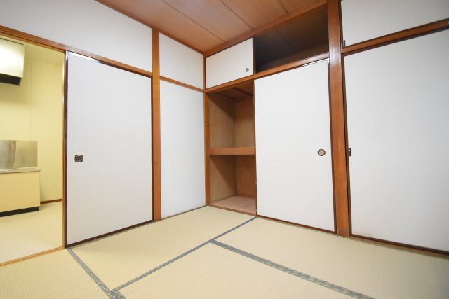 カミヤ荘の和室|日本らしい落ち着いた雰囲気の和室です