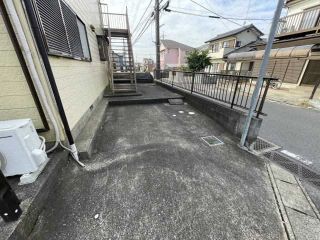 志賀ハイツの駐車場