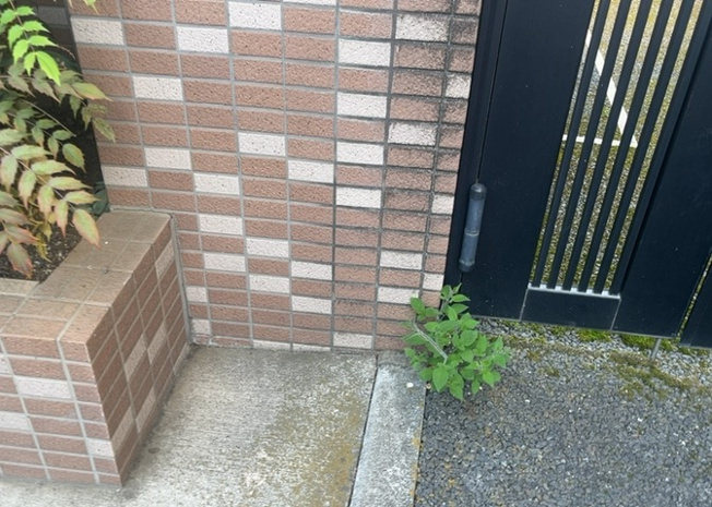 【構造・工法・仕様】 | センチュリー八王子南町 | 木造住宅とは土台、壁、柱など建築物の強度を支える構造体の材に木が使用されている構造を指します。構造体は建物の自重を支えるだけではなく風圧や水圧、積裁荷重などあらゆる衝撃に耐えるための基礎です。