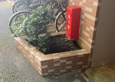 【庭】 | センチュリー八王子南町 | 庭のある家に住むことのメリットとして、子どもたちの遊び場を確保できること、ガーデニングや家庭菜園を楽しめること、明るさを確保できることがあります。また、配置を工夫することでプライバシーが確保できます。