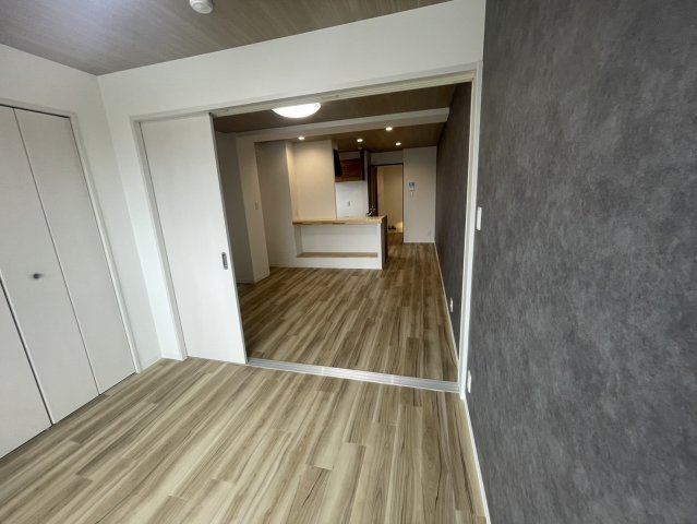 EｰC’estbien灘の内装|明るい色調の室内です