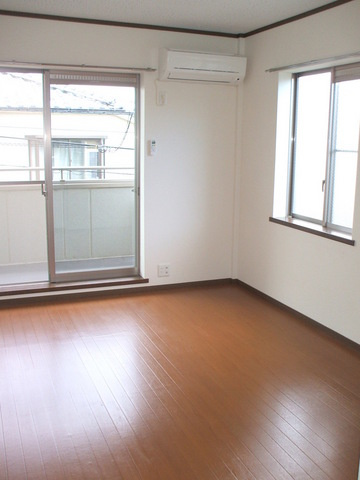 メゾン本町の寝室|広々洋室6.5帖　使いやすい間取です