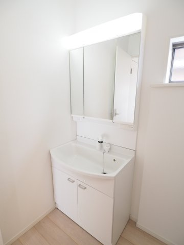 野田市上花輪第20　新築戸建　1号棟の内観：施工例|現状と異なる場合がございます。（洗面台）