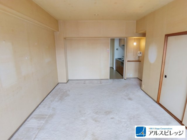 朝日センチュリーみずほ台B棟の居間・リビング|南向きのため、日当たり良好！